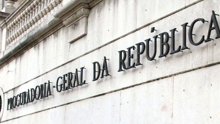 O MP acusou do crime de recebimento indevido de vantagem António Luís Beites e Manuel Joaquim Robalo