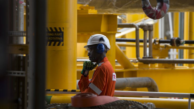 Renovados investimentos no setor petrolífero ajudaram a estabilizar a produção em 1,4 milhões de barris por dia, diz o documento