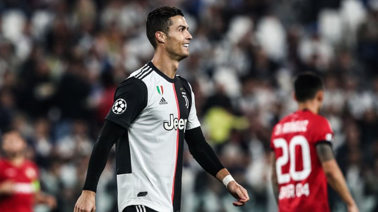 Ronaldo marcou à 33.ª equipa na Champions, é o maior goleador da competição e passou a ser o jogador com mais triunfos na prova