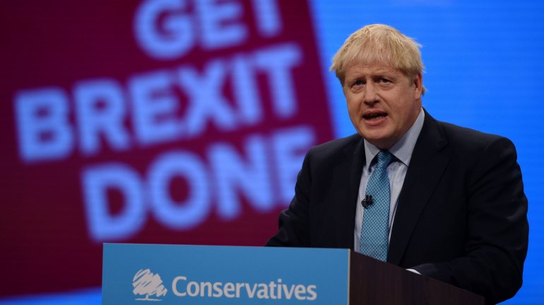 Boris Johnson discursou no Congresso dos Tories, faltando assim ao debate semanal no Parlamento