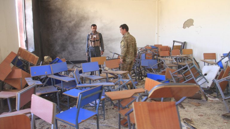 A explosão ocorreu por volta das 9h40, horário local (6h10 em Lisboa), enquanto decorria uma aula na Faculdade de Literatura da Universidade de Ghazni