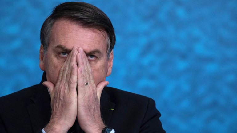 &quot;Esquece o PSL, tá ok? Esquece&quot;, disse Jair Bolsonaro a um apoiante