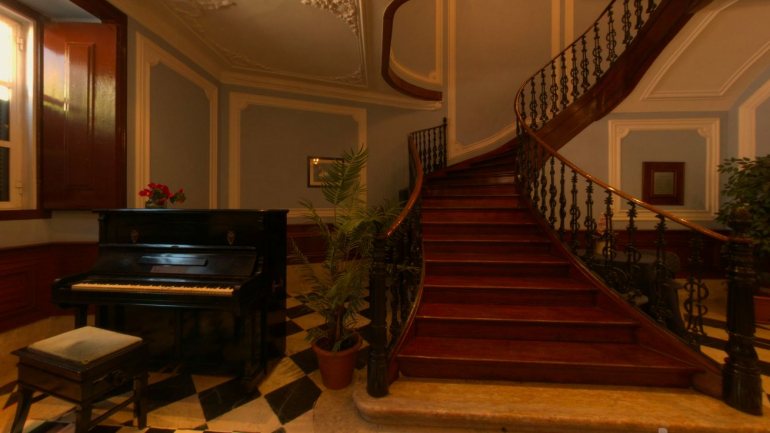 A sala do piano (imagem retirada da visita virtual que pode ser feita ao colégio)
