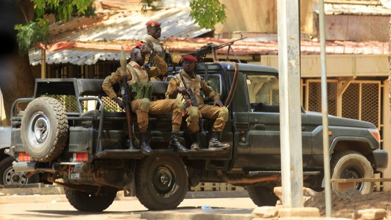 Ataques por grupos armados na região do Sahel, em particular no Burkina Faso, no Mali e no Níger têm-se intensificado