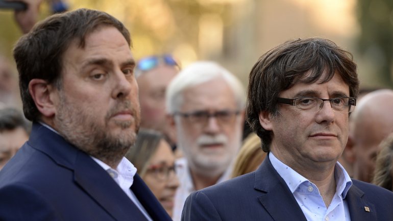 O ex-presidente da Generalitat, Oriol Junqueras (à esquerda), é um dos condenados