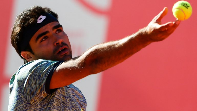 O tenista português vai defrontar o tunisino Jaziri Malek na terça-feira