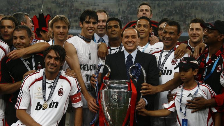 Com Maldini, Kaká e Cafu, no dia em que o AC Milan bateu o Liverpool na final da Liga dos Campeões da temporada 2006/07