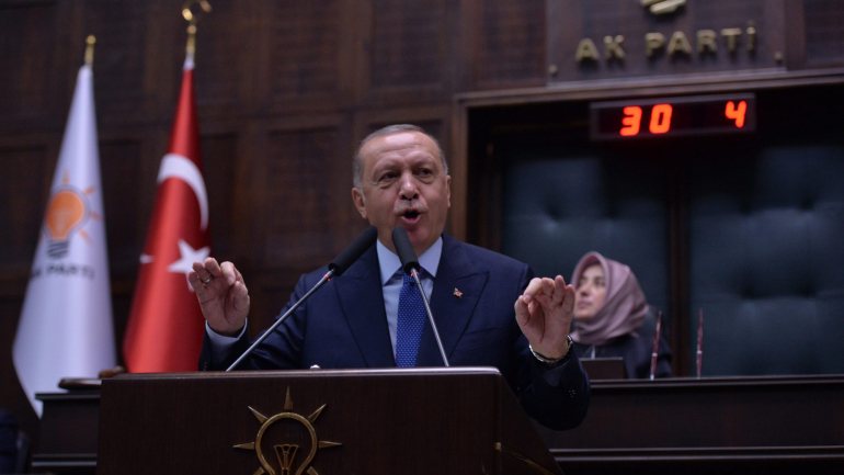 Erdogan declarou que ofensiva só para se os curdos se retirarem da zona de segurança