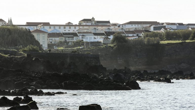 A residência em causa resultou de um projeto do Orçamento Participativo dos Açores na área da Inclusão Social