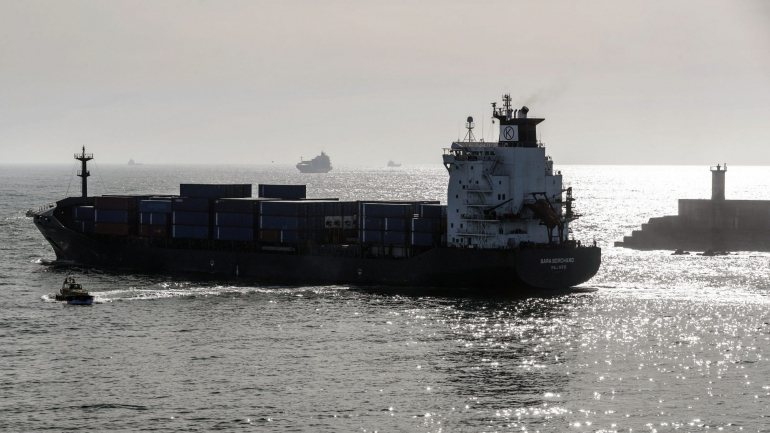 O Porto de Leixões regista uma média mensal de cerca de 1,6 milhões de toneladas de mercadorias movimentadas