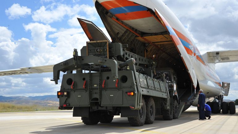 O Presidente sérvio Aleksandar Vucic disse quinta-feira que o sistema S-400 vai regressar à Rússia após o exercício