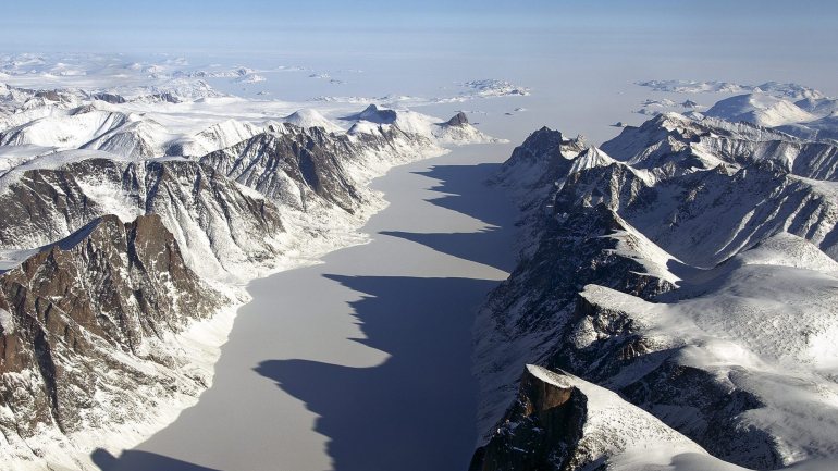 Os cientistas recolheram amostras na Gronelândia, mas também na ilha Ellesmere, no Canadá, e nas Montanhas Rochosas da América do Norte
