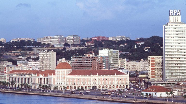 O banco central angolano anunciou esta quinta-feira que está em curso a revisão da sua lei orgânica