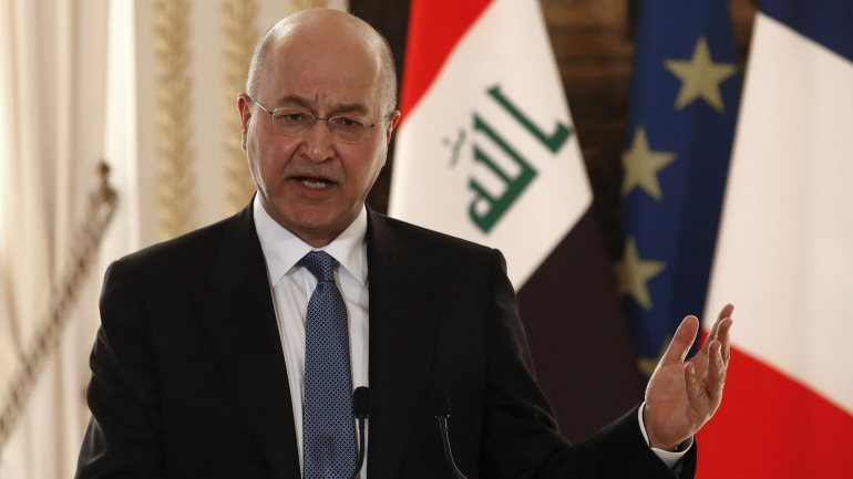 Presidente Saleh disse que o primeiro-ministro pode apresentar a sua demissão se houver &quot;um entendimento [entre as forças políticas] sobre um substituto, no âmbito da Constituição e para impedir um vazio constitucional&quot;