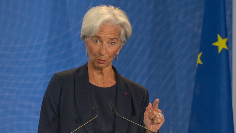 Christine Lagarde é a primeira mulher a assumir a presidência do BCE