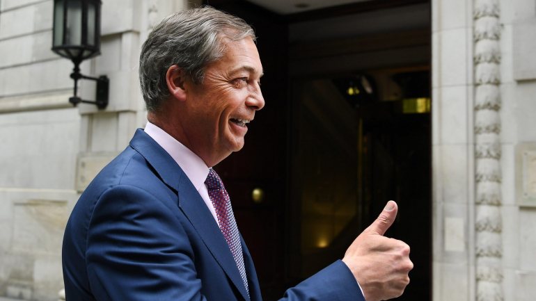 Nigel Farage, líder do Partido Brexit, diz que não quer estar na política para o resto da sua vida