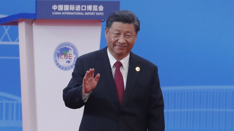 &quot;Fez um trabalho duro e ótimo&quot;, disse Xi Jinping sobre Carrie Lam