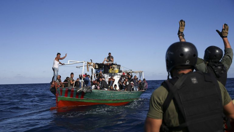 Segundo dados da Organização Internacional para as Migrações (OIM) em 2018 morreram 2277 pessoas nas águas do Mediterrâneo.