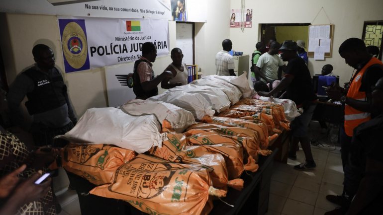 A 8 de março, a Polícia Judiciária guineense deteve quatro pessoas e apreendeu quase 800 quilogramas de cocaína num camião frigorífico nos arredores de Bissau