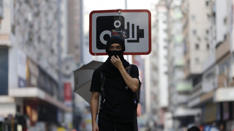Na segunda-feira, o Supremo Tribunal da região administrativa especial chinesa declarou inconstitucional a &quot;lei anti-máscara&quot;