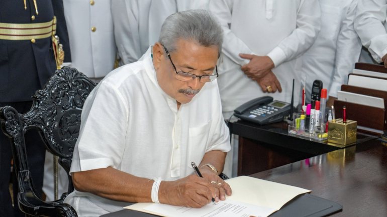 O Presidente Gotabaya Rajapaksa é um ex-titular da defesa venerado pela maioria étnica cingalesa