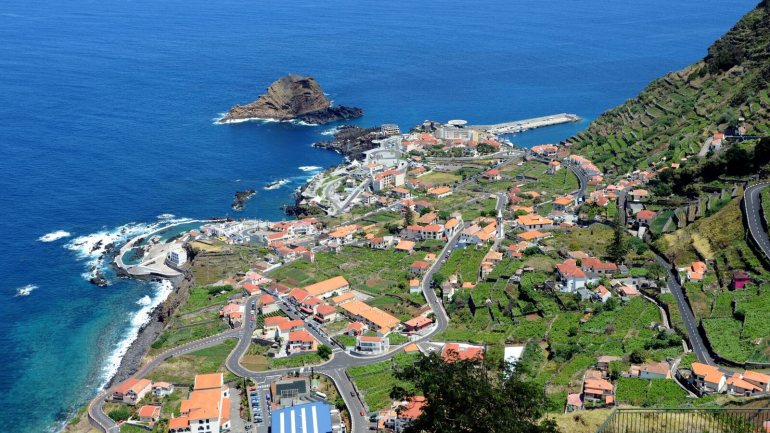 O presidente do CIVISA disse à Lusa que a zona oeste do Faial tem registado desde o dia 3 de novembro &quot;um ligeiro incremento&quot; da atividade sísmica