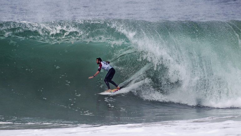 O surfista tornou-se no primeiro atleta português a vencer esta prova no Havai, depois de já ter atingido a final em 2016