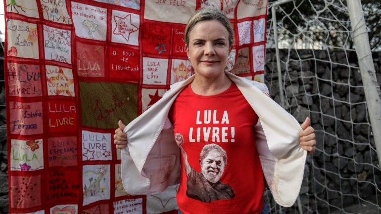 Gleisi Hoffmann obteve 558 votos (71,74%), graças ao apoio firme de Lula da Silva, que foi a figura central do congresso