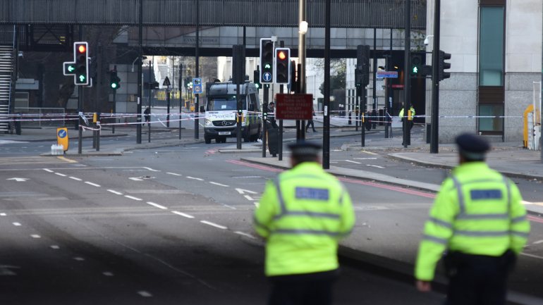 O ataque aconteceu junto à Ponte de Londres, em Inglaterra, na sexta-feira
