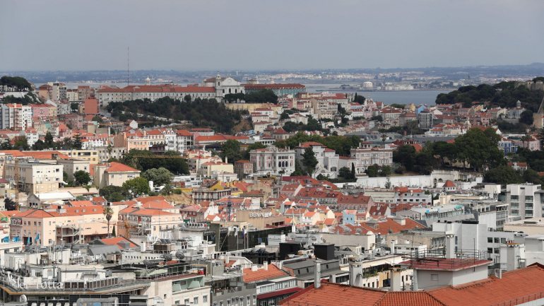 Os expatriados não se mostram muito felizes com a &quot;Relação trabalho-vida pessoal em ambiente urbano&quot;. Lisboa não vai além do 50º lugar, entre 82 cidades.