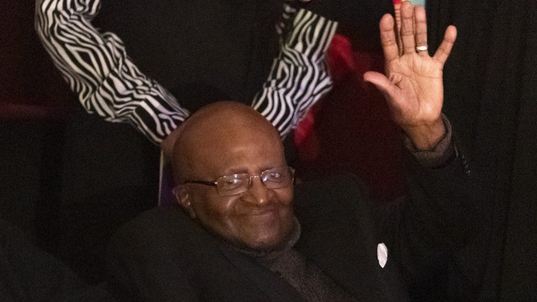 Desmond Tutu tem 88 anos