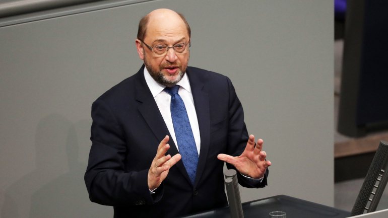 Para Martin Schulz, a esquerda europeia democrática deveria voltar a focar-se nas desigualdades de rendimentos crescentes e dar voz aos que se sentem excluídos da sociedade