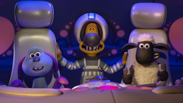 Lu-La, Bitzer e Choné dentro da nave espacial em “A Ovelha Choné-O Filme: A Quinta Contra-Ataca”