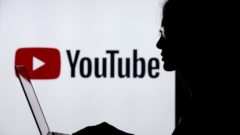 Para atualizar estas políticas, o YouTube contou com a ajuda de organizações que estudam o bullying online, jornalistas, defensores da liberdade de expressão e organizações políticas.