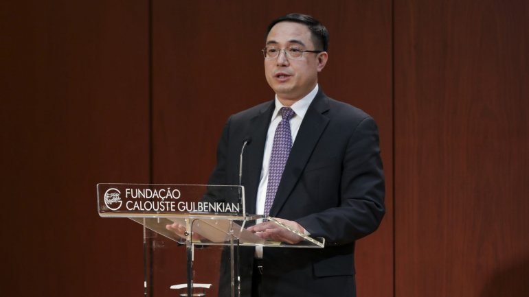 O responsável diplomático da China em Lisboa falava na cerimónia de inauguração da exposição de fotografia que assinala o 20.º aniversário do retorno da administração de Macau para a China