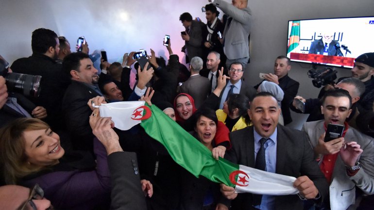 Estas foram as eleições argelinas com menor afluência desde que foi instaurado o escrutíneo pluralista