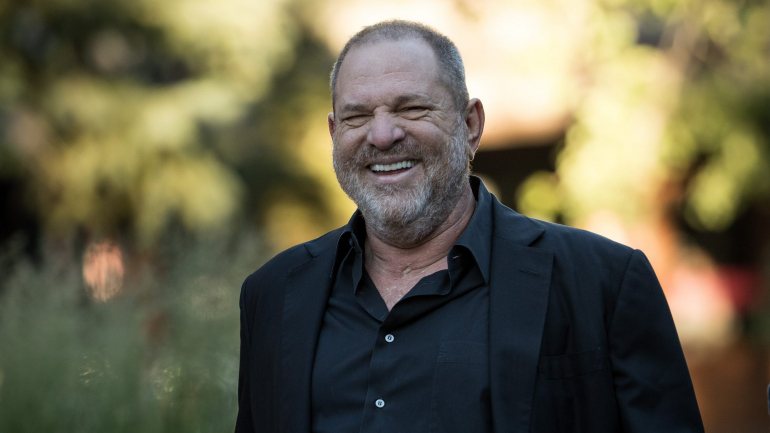 O julgamento de Harvey Weinstein por crimes sexuais está agendado para o dia 6 de janeiro, mas o antigo produtor de cinema de Hollywood está a tentar acordos extra-judiciais para evitar a condenação