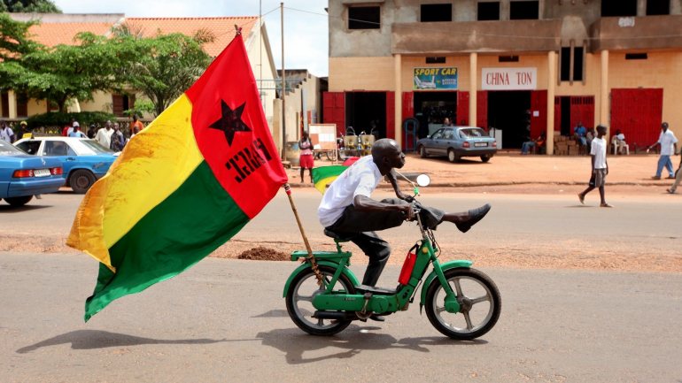 Os cidadãos guineenses vão escolher o presidente a 29 de dezembro