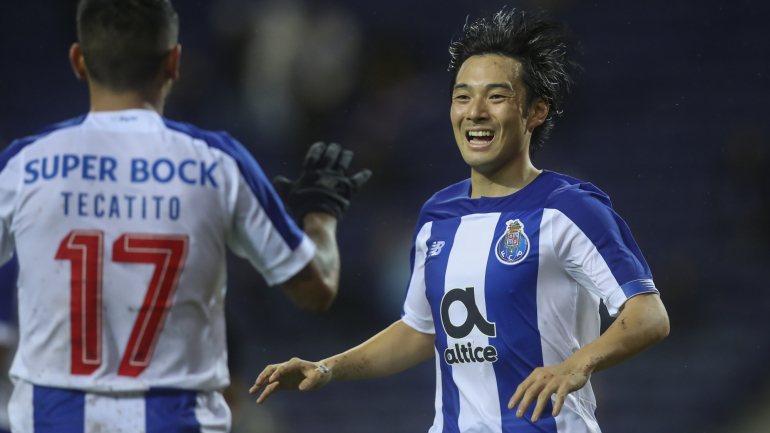 Corona confirmou estatuto de jogador com mais assistências no FC Porto esta época e Nakajima marcou pela primeira vez pelos dragões