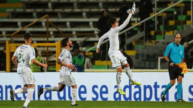 Guedes entrou e marcou dois golos em menos de 15 minutos, dando o empate ao V. Setúbal frente ao Benfica