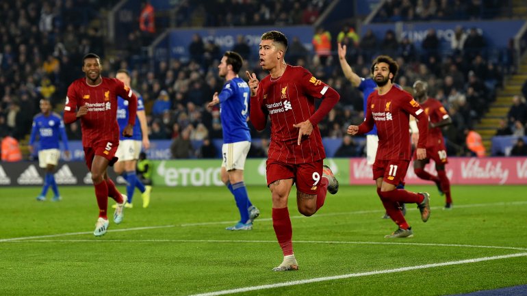 Firmino bisou na deslocação do Liverpool a Leicester que reforçou (ainda mais) a liderança dos reds na Premier League