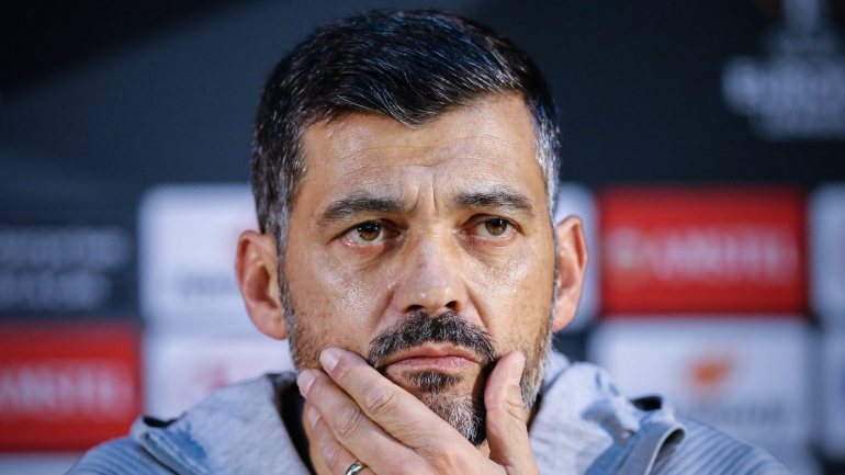 Sérgio Conceição já tinha sido questionado sobre o sucedido, na antevisão da receção ao Feyenoord em jogo da Liga Europa, mas não comentou o caso