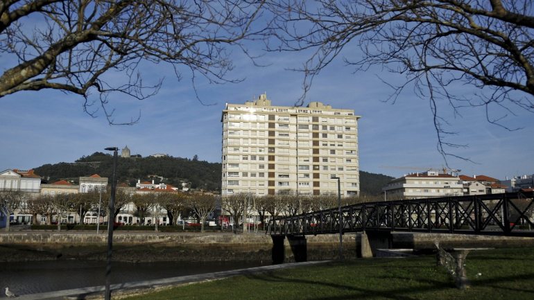O grupo de cidadãos, na casa dos 60 anos, quer iniciar uma nova tradição em Viana do Castelo