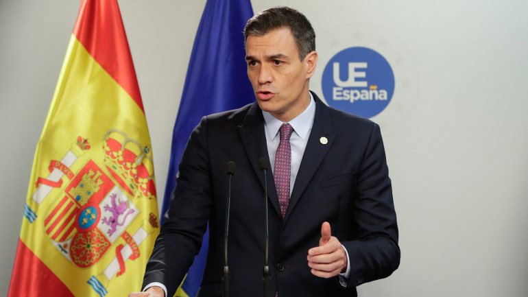 O debate sobre investidura de Pedro Sánchez como primeiro-ministro iniciar-se-á no sábado, a 4 de janeiro