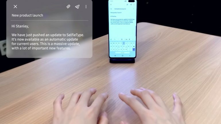 O teclado invisível da Samsung em ação