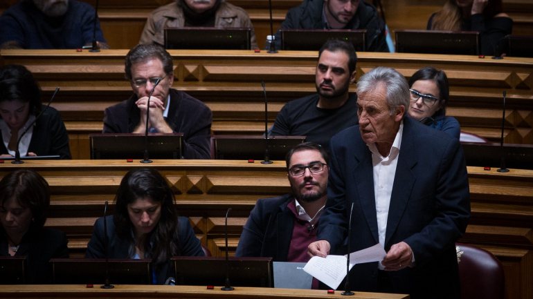 Jerónimo de Sousa e António Costa não estiveram na última reunião entre as duas partes antes da votação do OE na generalidade.
