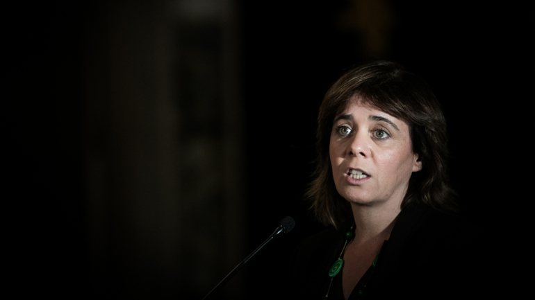 Catarina Martins anunciou esta quinta-feira na sede do partido que Bloco vai abster-se no OE2020