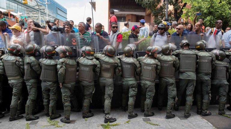 O governo respondeu às várias manifestações organizadas na Venezuela em 2019 com &quot;a implementação de uma repressão mortal como política de Estado&quot;, escreve o OVCS no seu relatório