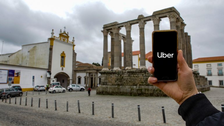 Em Évora, já estava disponível desde julho do ano passado o serviço de entrega de refeições ao domicílio Uber Eats