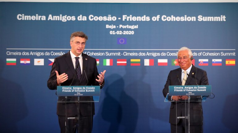 Ao lado do primeiro-ministro croata, Costa dramatizou a necessidade de se conseguir uma acordo neste primeiro semestre do ano.